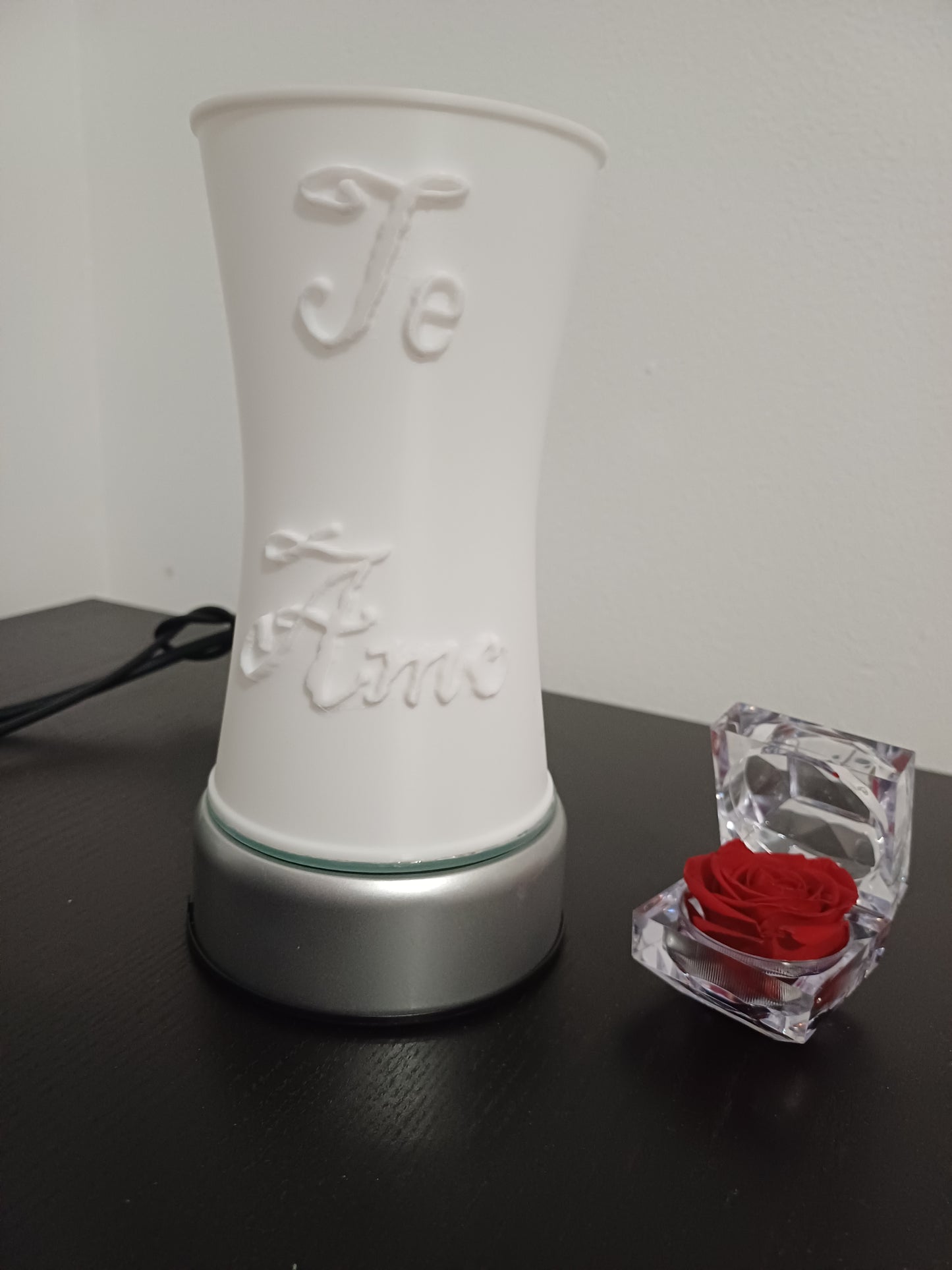 Lámpara Tubo Personalizada – Ilumina tus Recuerdos