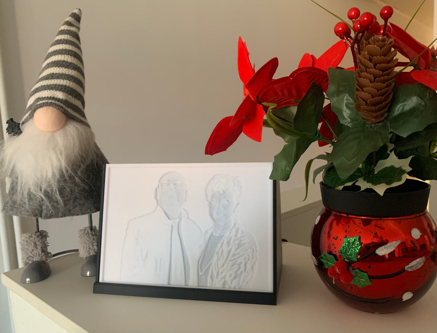 Marco Clásico con Litofanía Personalizada – Perfecto para Decorar ( opcional soporte )
